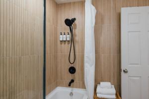 Ένα μπάνιο στο WANDERLUST-Joshua Tree Modern-boho Escape-Stargazing and Fire Pit +17 φωτογραφίες