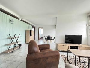 Μια τηλεόραση ή/και κέντρο ψυχαγωγίας στο Le Sunset