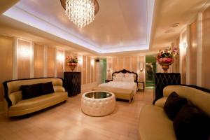 Ruang duduk di Wego Hotel - Linsen
