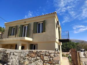 Tòa nhà nơi biệt thự tọa lạc