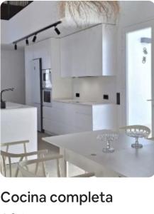 Η κουζίνα ή μικρή κουζίνα στο The White House Toledo