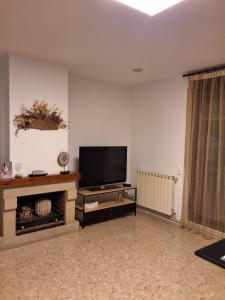 Μια τηλεόραση ή/και κέντρο ψυχαγωγίας στο Cal Robert