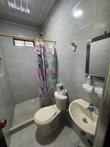 Koupelna v ubytování EL REFUGIO - Casa de campo