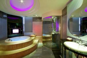 Bilik mandi di Wego Hotel - Linsen