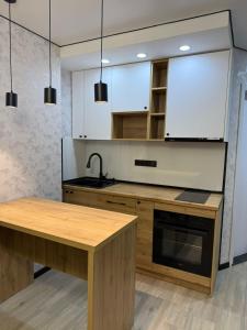 Køkken eller tekøkken på Sunrise Batumi