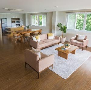 Χώρος καθιστικού στο Vine and Canopy