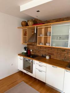 Η κουζίνα ή μικρή κουζίνα στο Ekjoviki