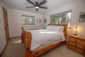 En eller flere senge i et værelse på Daly's Digs By Hauserman Rentals