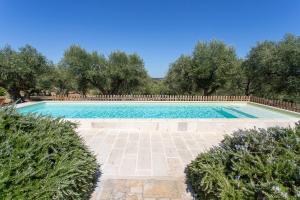 Swimmingpoolen hos eller tæt på Tenuta Mastricale con piscina - Torre Antica e Trullo