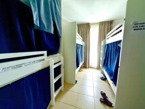 Φωτογραφία από το άλμπουμ του Bed space Available in Luxury Apartment σε Sabkhah