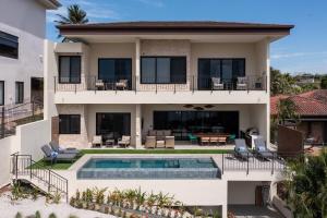 Πισίνα στο ή κοντά στο Luxury Ocean View Villa