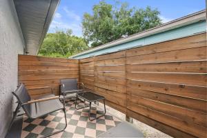 Ban công/sân hiên tại Modern Escape Near Lake Eola and Downtown Orlando