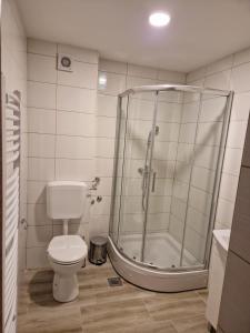 Ένα μπάνιο στο Villa Merdan