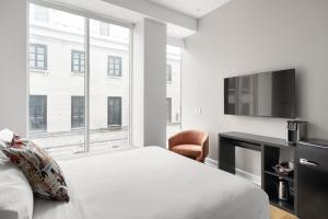 TV a/nebo společenská místnost v ubytování Nomade Saint Paul + 71 fotografií