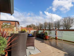 Výhled na řeku, která protéká v blízkosti prázdninového domu