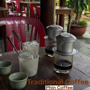 Příslušenství pro přípravu čaje a kávy v ubytování HY Local Budget Hotel - 5 mins walk to Hoi An Ancient Town