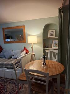 Χώρος καθιστικού στο The Snug, a great flat in the heart of Peebles.