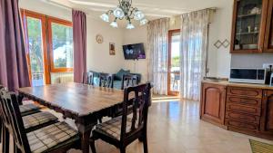 TV a/nebo společenská místnost v ubytování Casa Rurale