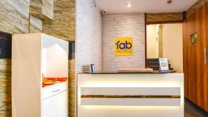 Η κουζίνα ή μικρή κουζίνα στο FabHotel Atithi