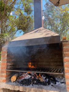 Luksusliku telkmajutuse külastajatele saadaval grillimisvõimalused