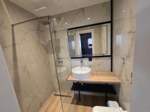 Ένα μπάνιο στο Casa Olymbra