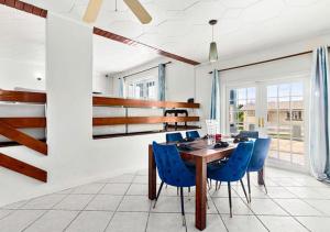 Χώρος καθιστικού στο Beautiful Oistins Home Away From Home