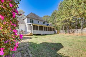 Κήπος έξω από το Walk to Trails Peaceful Family Home in Braselton