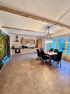 Η κουζίνα ή μικρή κουζίνα στο Ferienhäuser Zinke