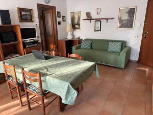 Η κουζίνα ή μικρή κουζίνα στο Sirmione bliss Your residence with pool, next to Terme Virgilio