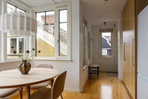 Χώρος καθιστικού στο Cozy & Bright Studio Apartment in Lidingö