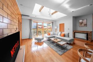 Posezení v ubytování BAY LUNA - Vacation STAY 20634