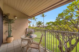 En balkon eller terrasse på Napili Shores F248