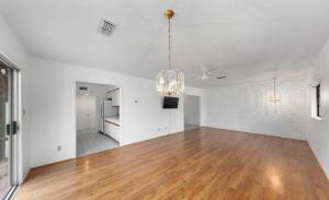 Η κουζίνα ή μικρή κουζίνα στο 313-8 McFadden Dr