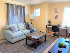 Posezení v ubytování Serene Craftsman Near Boeing Everett + 15 fotografií