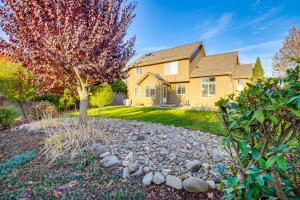 Zahrada ubytování Spacious Home 5 Mi to Historic Downtown Sumner