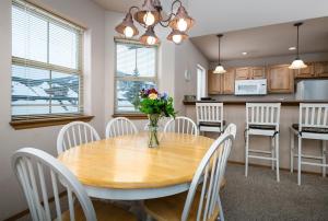 Foto sihtkohas Summit Medical Center Heliport asuva majutusasutuse Tarn Landing Condo: Access To All Summit Resorts galeriist