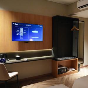 Μια τηλεόραση ή/και κέντρο ψυχαγωγίας στο Cordela Suites Cianjur