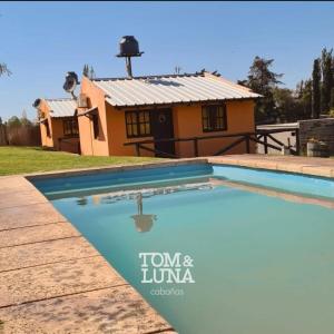 Πισίνα στο ή κοντά στο Tom y Luna Cabañas