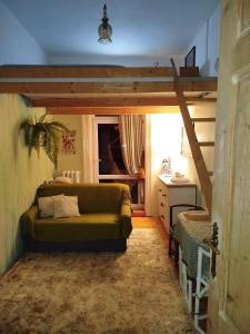 Ένα ή περισσότερα κρεβάτια σε δωμάτιο στο Dom otwarty +49 φωτογραφίες