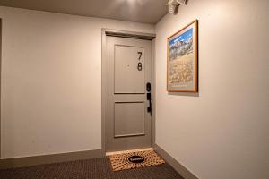 Foto sihtkohas Elkhorn Village asuva majutusasutuse Angani Studio - Elkhorn Resort Amenities Included galeriist