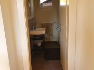 Ένα μπάνιο στο Garden Oasis In Bern