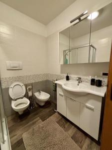 Et badeværelse på Villa Serena - appartamento a Primiero San Martino di Castrozza