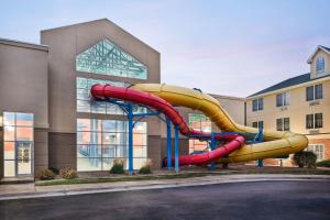 Πισίνα στο ή κοντά στο Fairfield Inn & Suites by Marriott Gillette