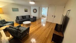 Et opholdsområde på Modern Townhouse in Historic Harlem