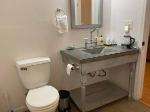 Koupelna v ubytování Suite in Lakeside house