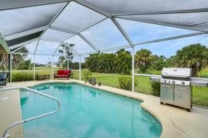 Bassein majutusasutuses Beach Days and Fairways Rotonda West Snowbird Home või selle lähedal