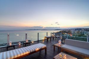 Balkon atau teras di Poseidon Athens Hotel