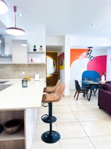 Khu vực ghế ngồi tại Chick 2bed room unit at cantoment