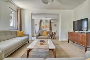 Μια τηλεόραση ή/και κέντρο ψυχαγωγίας στο Kežman Villa Luštica