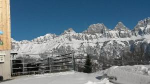 Γενική θέα στο βουνό ή θέα στο βουνό από  αυτή η παραθεριστική κατοικία +20 φωτογραφίες